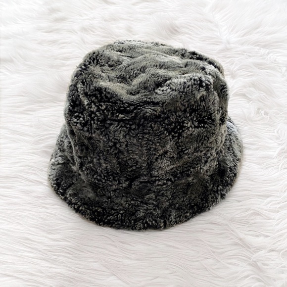 Wilsons Leather Accessories - Vinatge Wilson’s Leather Gray Fur Faux Bucket Hat Y2K